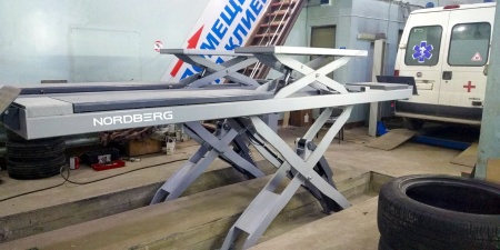 Подъемник ножничный для сх-разв 4,5т, 380В, 2 уровня (с авар. опусканием), синий