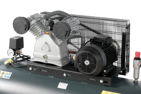 Компрессор поршневой с ременной передачей 380 В, ресивер 270 л, 880 л/мин