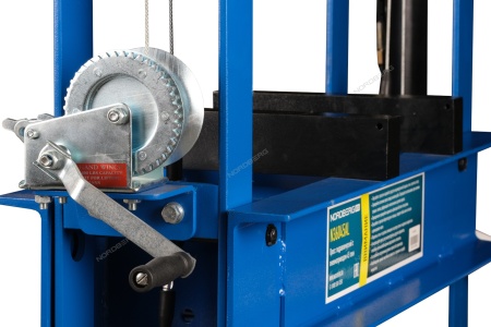 Пресс гидравлический, 45 т, пневмоуправление