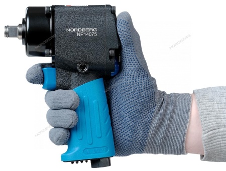 Пневмогайковерт ударный 1/2", 680 Нм, укороченный, с тремя головками в кейсе