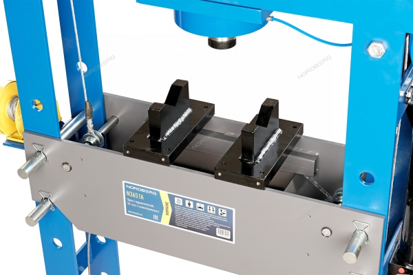 Пресс гидравлический, 50 т, пневмоуправление