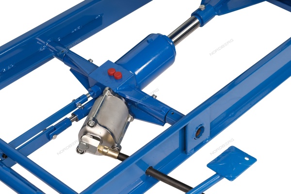Подъемник для мотоциклов, 450 кг, с ножным и пневмоприводом