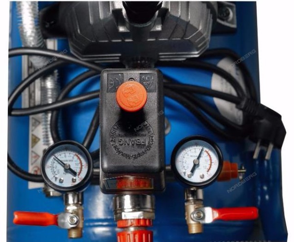 Компрессор поршневой V-образный 220 В, ресивер 50 л, 410 л/мин