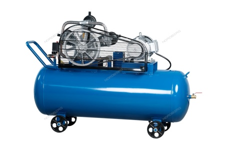 Компрессор трехпоршневой, ременной, чугунная головка, 380 В, ресивер 300 л, 800 л/мин