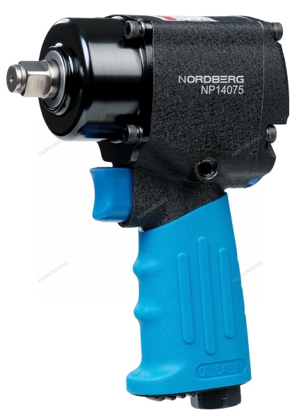 Пневмогайковерт ударный 1/2", 680 Нм, укороченный, с тремя головками в кейсе