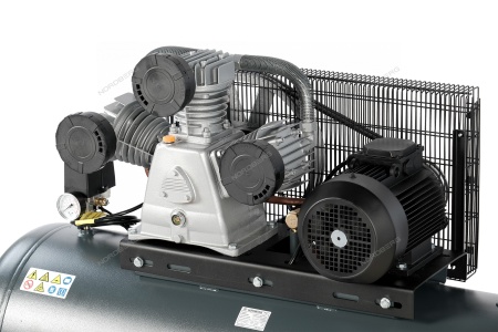 Компрессор поршневой с ременной передачей 380 В, ресивер 270 л, 950 л/мин