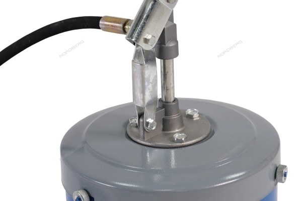 Установка для раздачи густой смазки ручная, 8 л