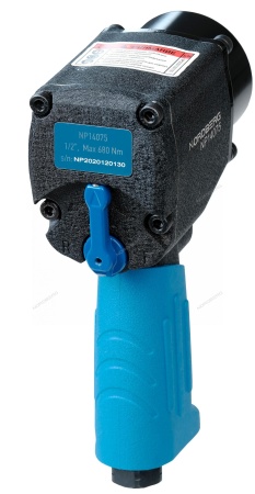 Пневмогайковерт ударный 1/2", 680 Нм, укороченный, с тремя головками в кейсе