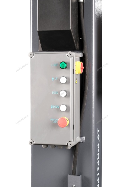 Подъемник двухстоечный 4,5 т, верхняя синхронизация, с электростопорами, 380 В