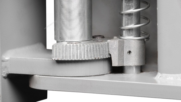 Подъемник двухстоечный 4 т, 380 В, серый