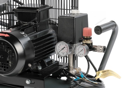 Компрессор поршневой с ременной передачей, 380 В, ресивер 50 л, 420 л/мин