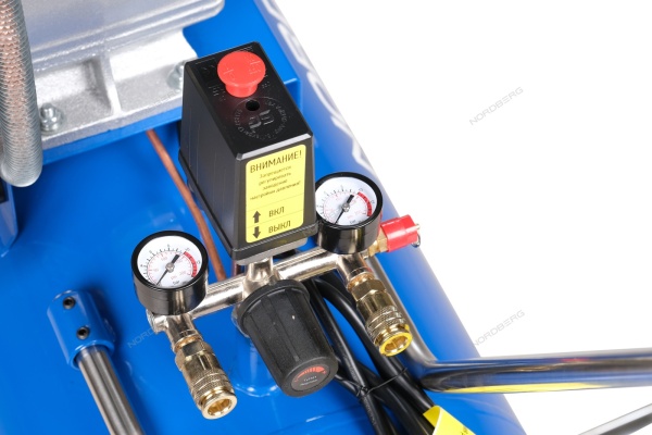 Компрессор двухпоршневой, ременной, чугунная головка, 220 В, ресивер 100 л, 320 л/мин