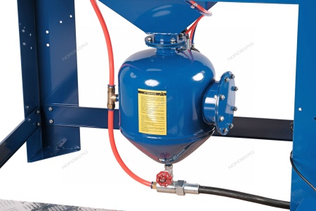 Камера пескоструйная с напорной системой подачи абразива